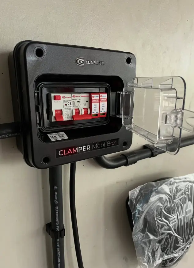 Quadro de proteção para carregador veicular